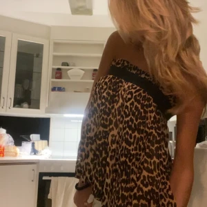 Leopard topp - Skitsnygg kjol/topp passas xs-m