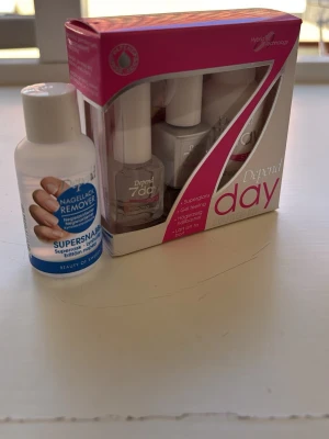 Depend 7day Starter Kit nagellack & nagellackremover - Säljer ett Depend 7day Starter Kit med tillhörande bas- och topplack och cleanser.  Inkluderar även nagellackremover och nagelfil. 🌟Helt oanvänt!!