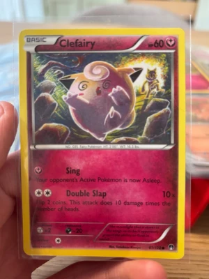 Pokemon 2016 Clefairy - Säljer min 2016 Clefairy. Om jag skulle ge en PSA rating skulle det vara en 7a