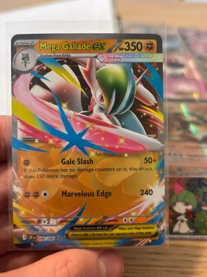Gallade EX pokemon - Säljer min Gallade EX från chaos rising. Om jag skulle ge en PSA rating skulle det vara en 9a