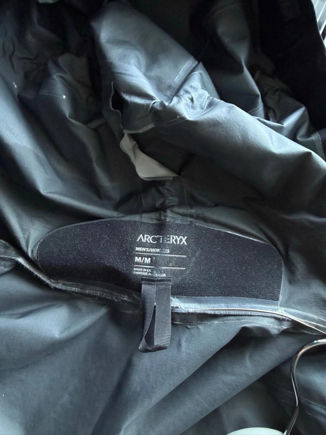 Svart vindjacka Arc'teryx Alpha SV - 4