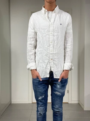 Morris linneskjorta  - Säljer nu denna Morris linneskjorta, skriv för fler bilder/frågor🙌🏼