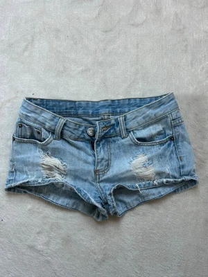 Jeanshorts  - Jätte fina jeansshorts i bra skick❤️