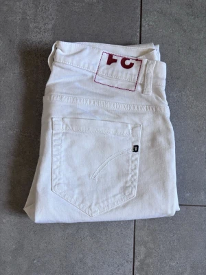 Dondup George Jeans - Vita dondup george jeans - W31 - Skick 10/10 - Hör av dig vid minsta fundering!