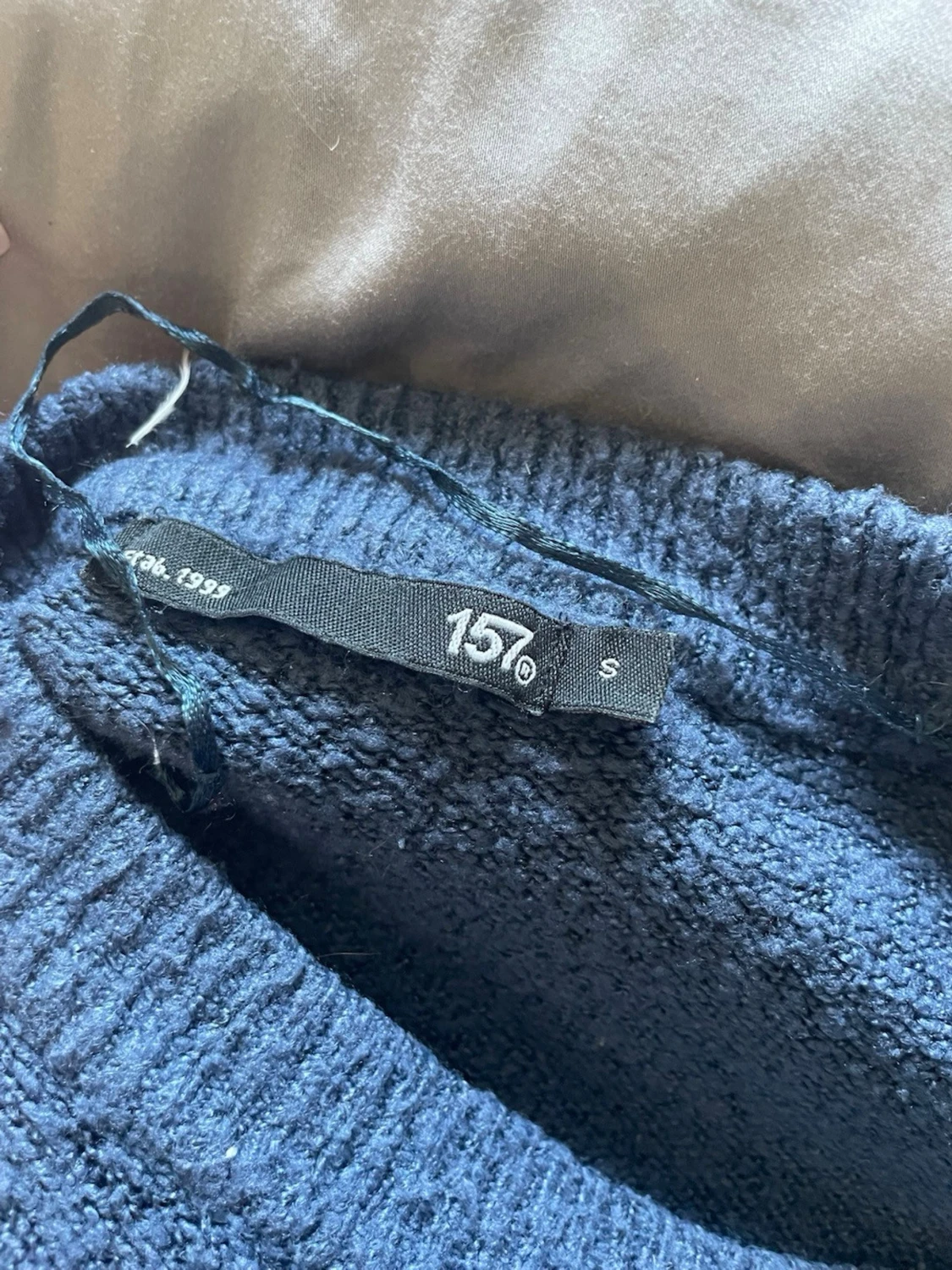 Mörkblå stickad tröja från 157 - 1