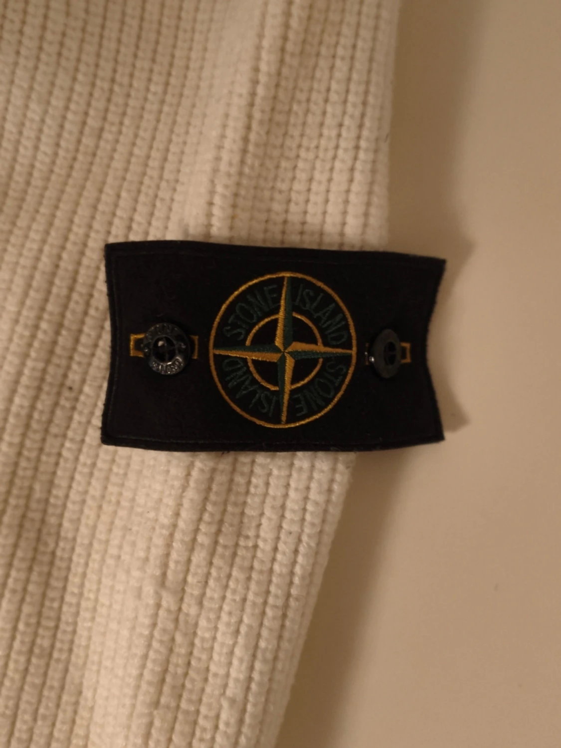Stone Island  - 4