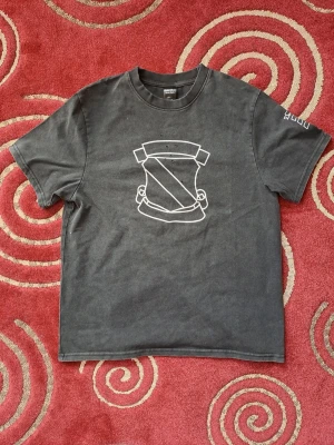 Number Nine t-shirt shield - Number Nine Shiled t-shirt in nice condition no noticeable wear. Size is M. Archive, y2k, vintage   