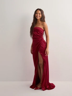 Balklänning Nelly - Ny med prislapp