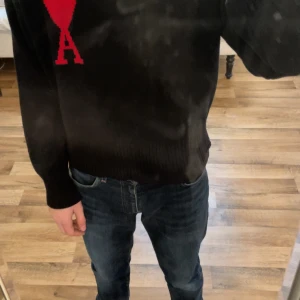 Svart stickad tröja Ami Paris - Storlek: S skick: 10/10