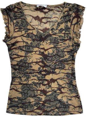 Meshtopp från Promod - Stretchig kortärmad meshtopp med mönster och volang ärmkant 🤎Jag brukar ha strl XS i toppar för referens. Uppskattad strl S-M