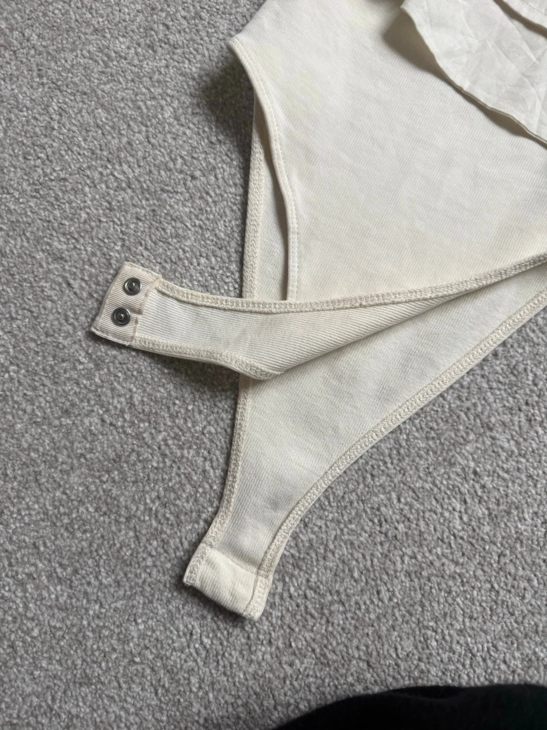 Krämvit body med volanger, Zara  - 2