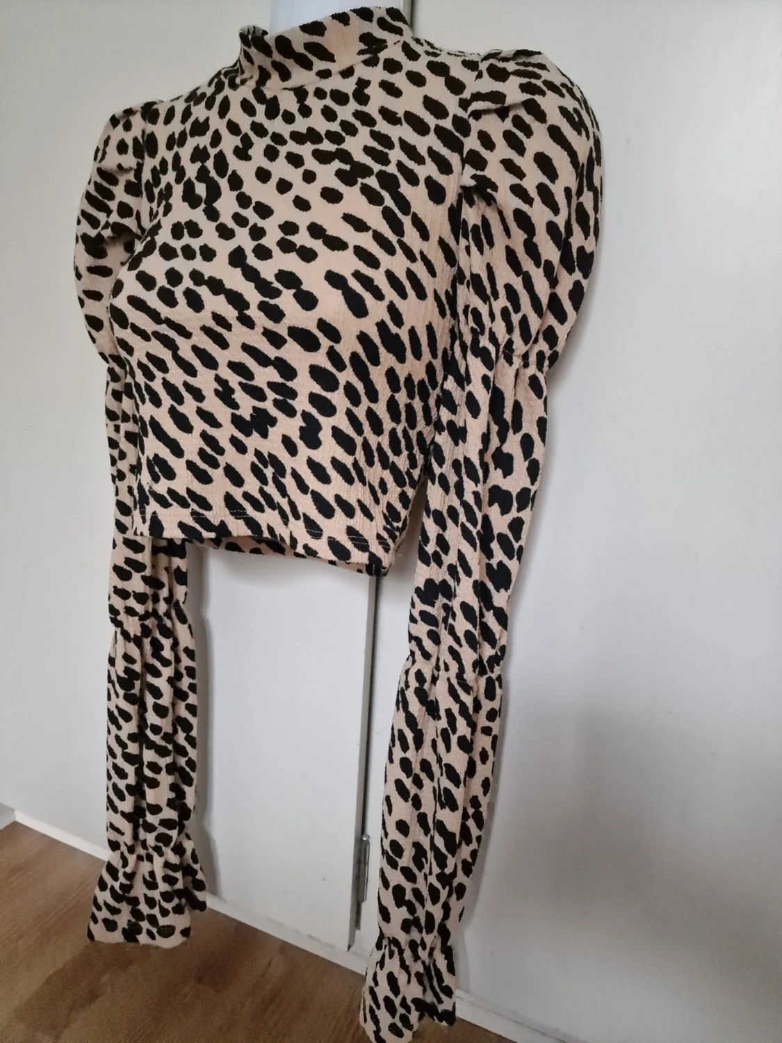 Leopardmönstrad croppad topp - 1