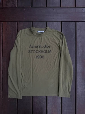 Acne Studios Longsleeve  - Storlek M                                                                           Passar även S bra                                                            Få tecken på användning (svag bleknad)                 Pris ej hugget i sten :)