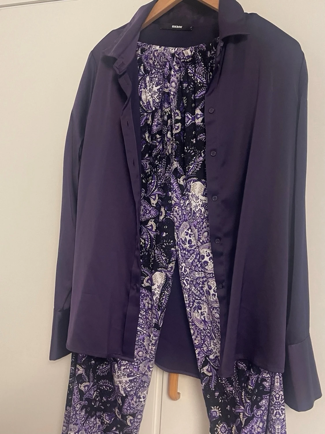 Lila och svart pyjamas-set från Bik Bok - 5