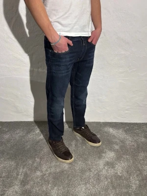 Replay jeans  - Ett par riktigt snygga jeans från Replay i storlek W34 L30 i modellen Anbbas 