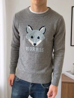 Morris ulltröja - En brun ulltröja ifrån Morris. Tröjan är väldigt sällsynt och är i materialet Ull. Den sitter i strl M och är i mycke bra skick och hör gärna av er vid frågor elr funderingar!!