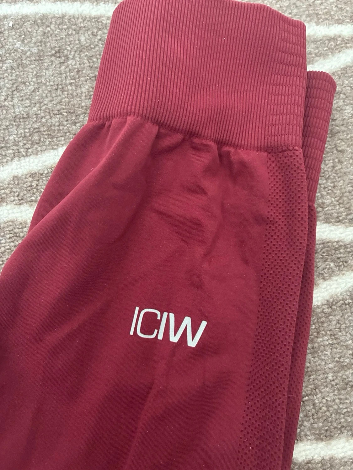 Vinröda seamless leggings från ICANIWILL - 1