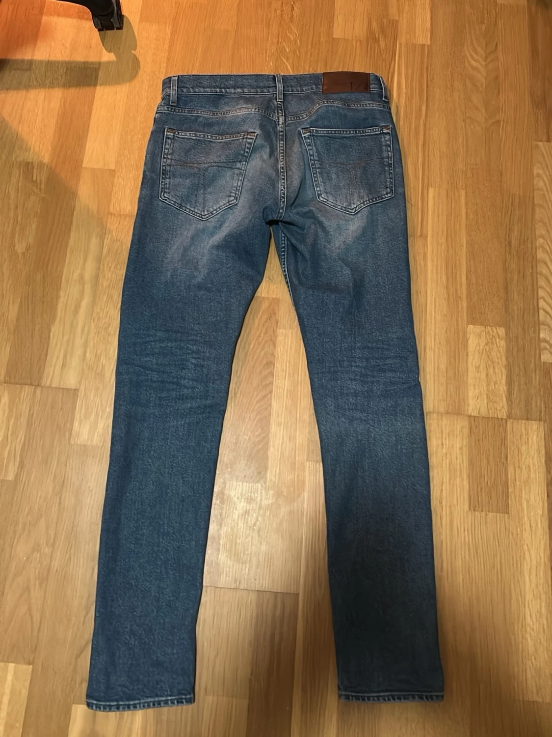Blå raka jeans från Tiger of Sweden - 1