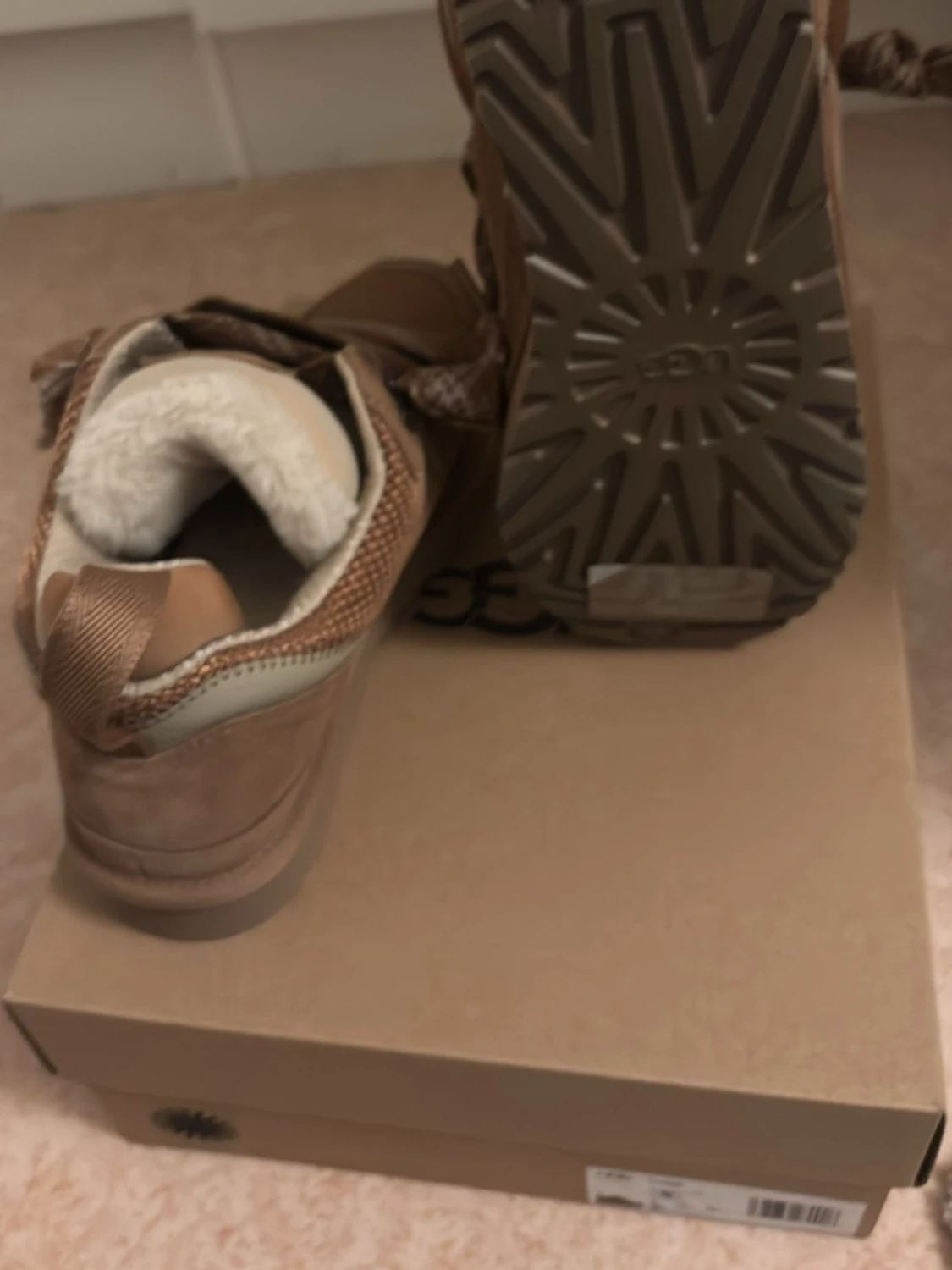 Bruna UGG sneakers med ullfoder - 2