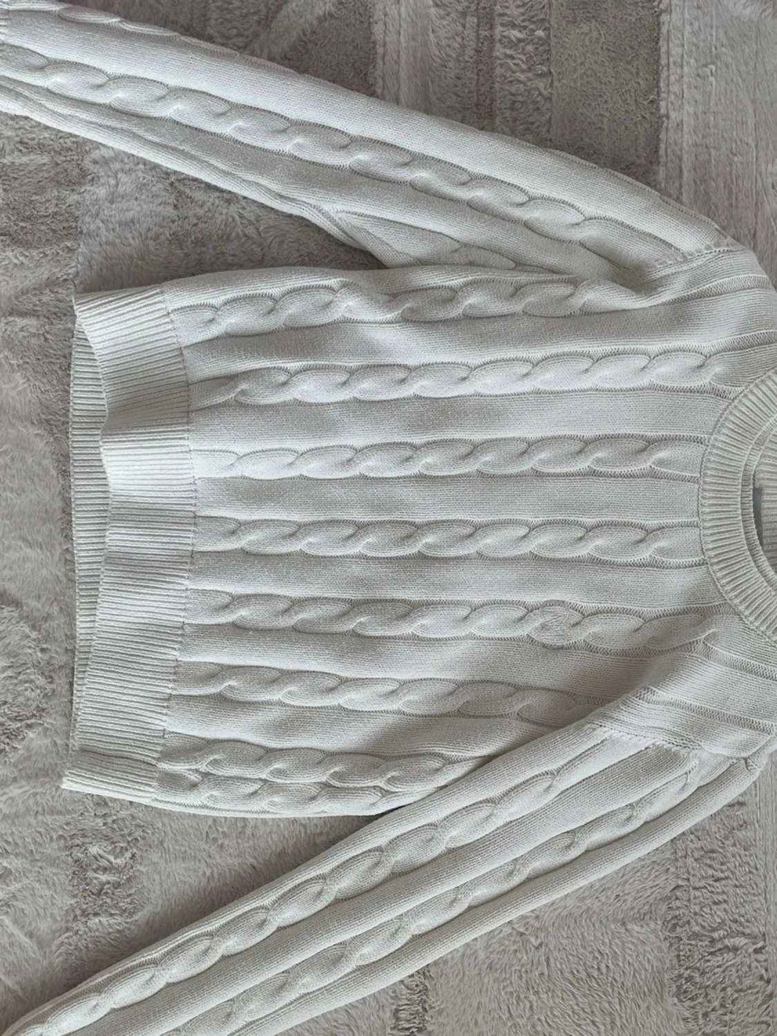 Vit kabelstickad tröja - 1