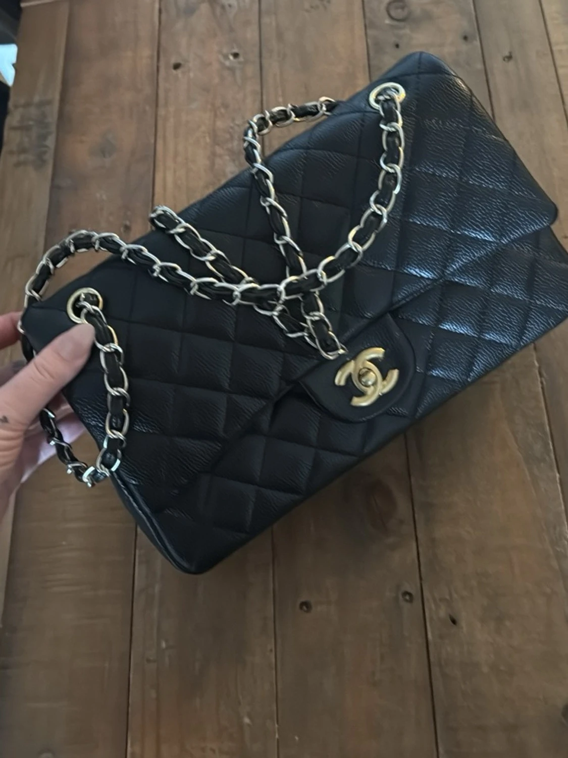 Svart Chanel Classic Flap handväska
