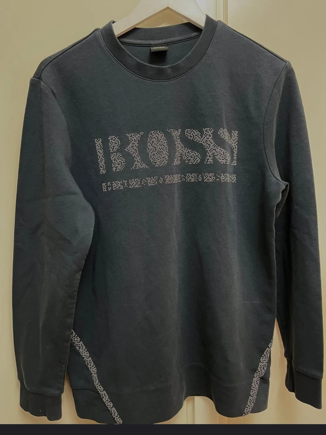 Mörkgrå sweatshirt från BOSS