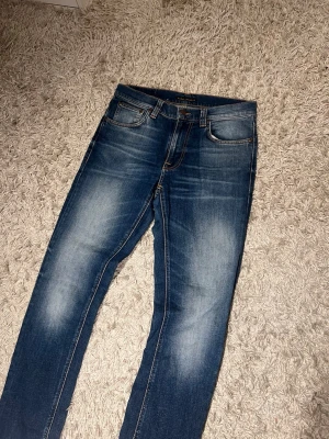 Nudie jeans modell lean dean wash fade slim w30 - Nudie jeans modell Lean Dean. Slim fit med en riktigt snygg fade. Mycket bra skick, inga märkvärdiga defekter. Storlek w30 L 32. Postas samma dag som köp eller dagen därpå🙌💯