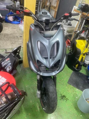 Aerox styrstam  - Styrstam svart