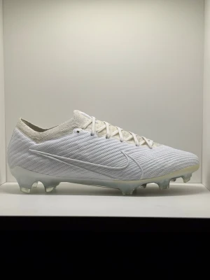Nike Mercurial Vapor 15 - Nike Mercurial Vapor 15 Elite FG “NikeID” ⚪️  Size- 9.5 US/ 43 EU 🇪🇺   Condition- 9.7/10