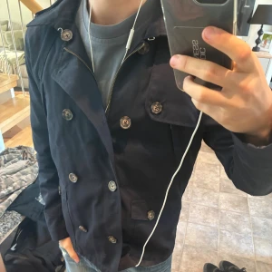 skepparkavaj från Review - Tvärskön kavaj jacka perfekt för hösten,  skriv vid funderingar!🤩