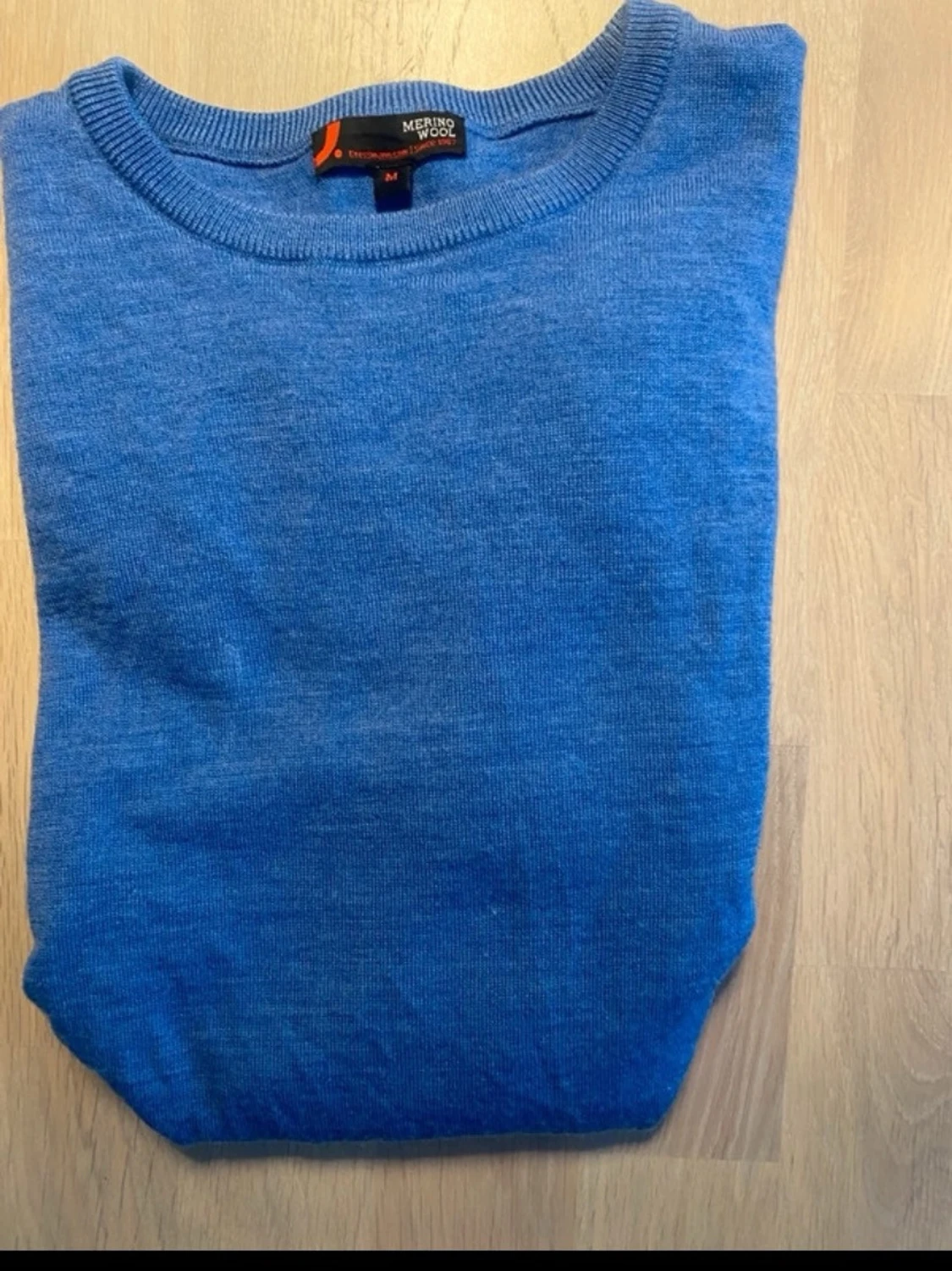 Blå stickad tröja i merinoull - 2