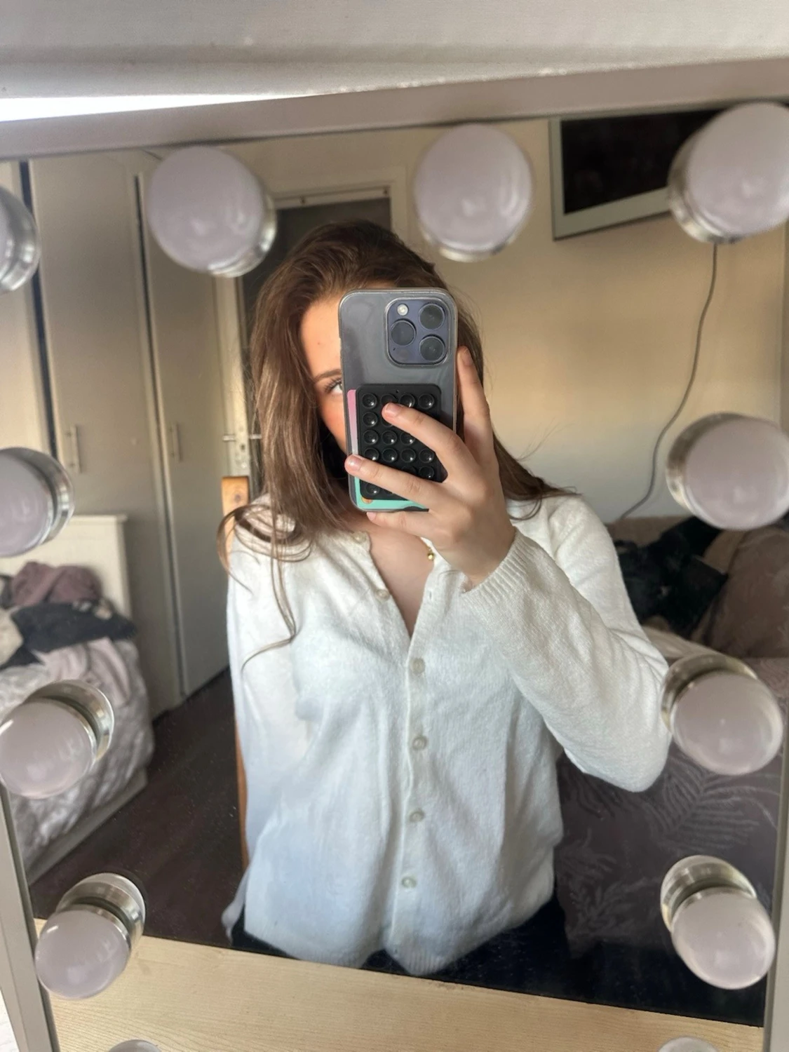 Vit basic kofta med knappar - 1