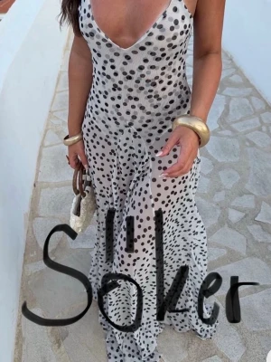 SÖKER - Söker denna prickiga klänning från Zara i storlek S!!