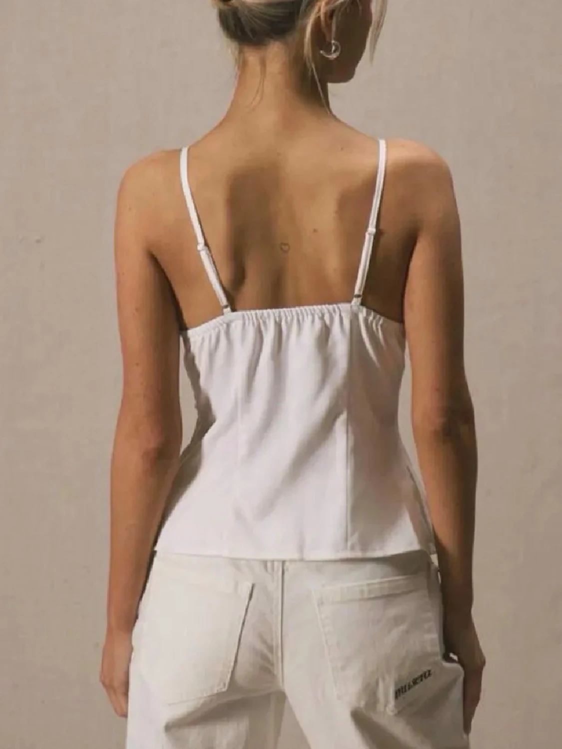 Vit bustierlinne med smala axelband - 1