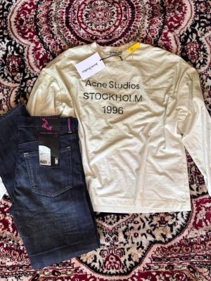 Vit acne tröja - Snygg vit acne tröja, knappt använd, perfekt till sommaren/våren