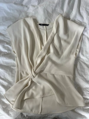 Zara Blus - Superfin zara blus i väldigt fint skick!