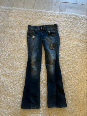 Jeans  - Fina jeans i storlek w24! 