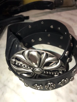 Y2k stil bälte svart - Helt ny oanvänd Y2k stil bälte, 110cm, fraktar snabbt:)