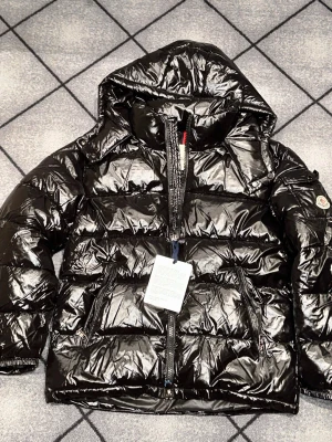Moncler maya - Skriv för eventuella frågor!