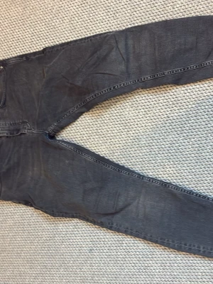 Svarta skinny jeans med stretch - Svarta tiger of Sweden jeans