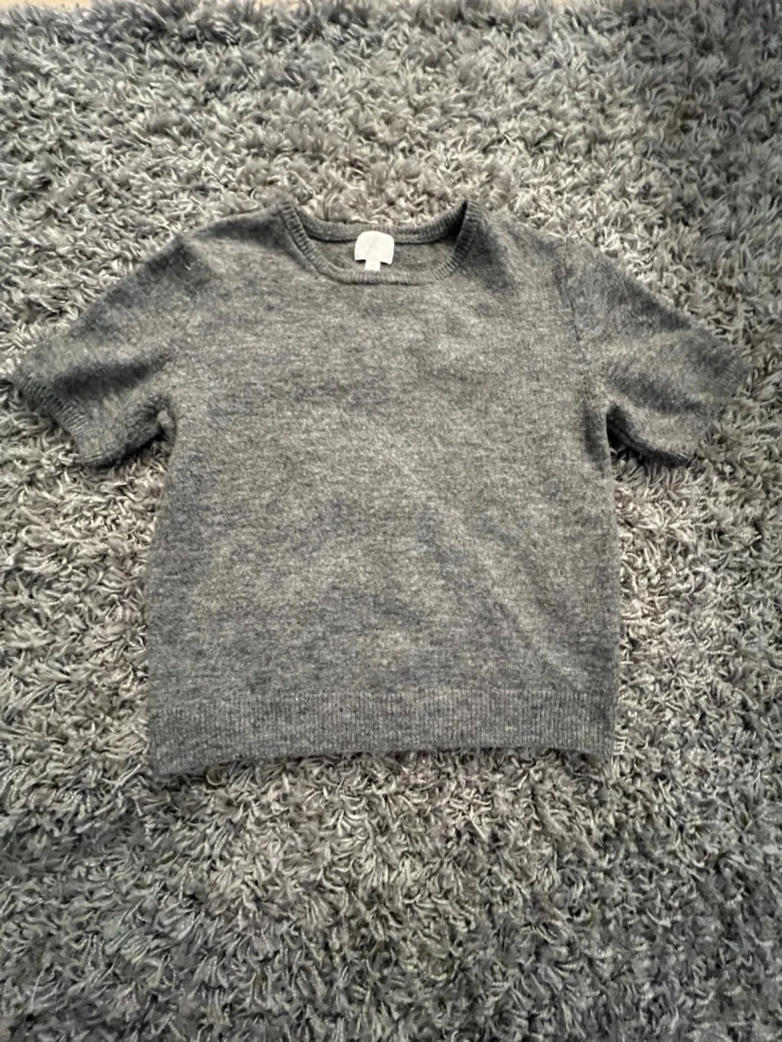 Grå stickad Tshirt - 1