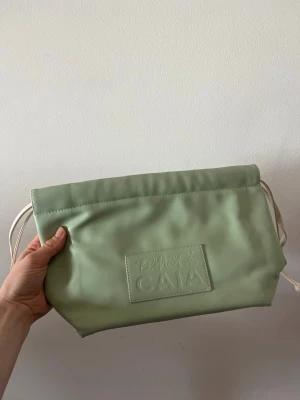 Caia necessär  - Oanvänd Caia necessär.