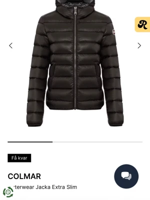 Svart pufferjacka från Colmar - Säljer en svart pufferjacka från Colmar med extra slim passform. Använd men inga som helst defekter, pris kan diskuteras då jag vill bli av med den💓
