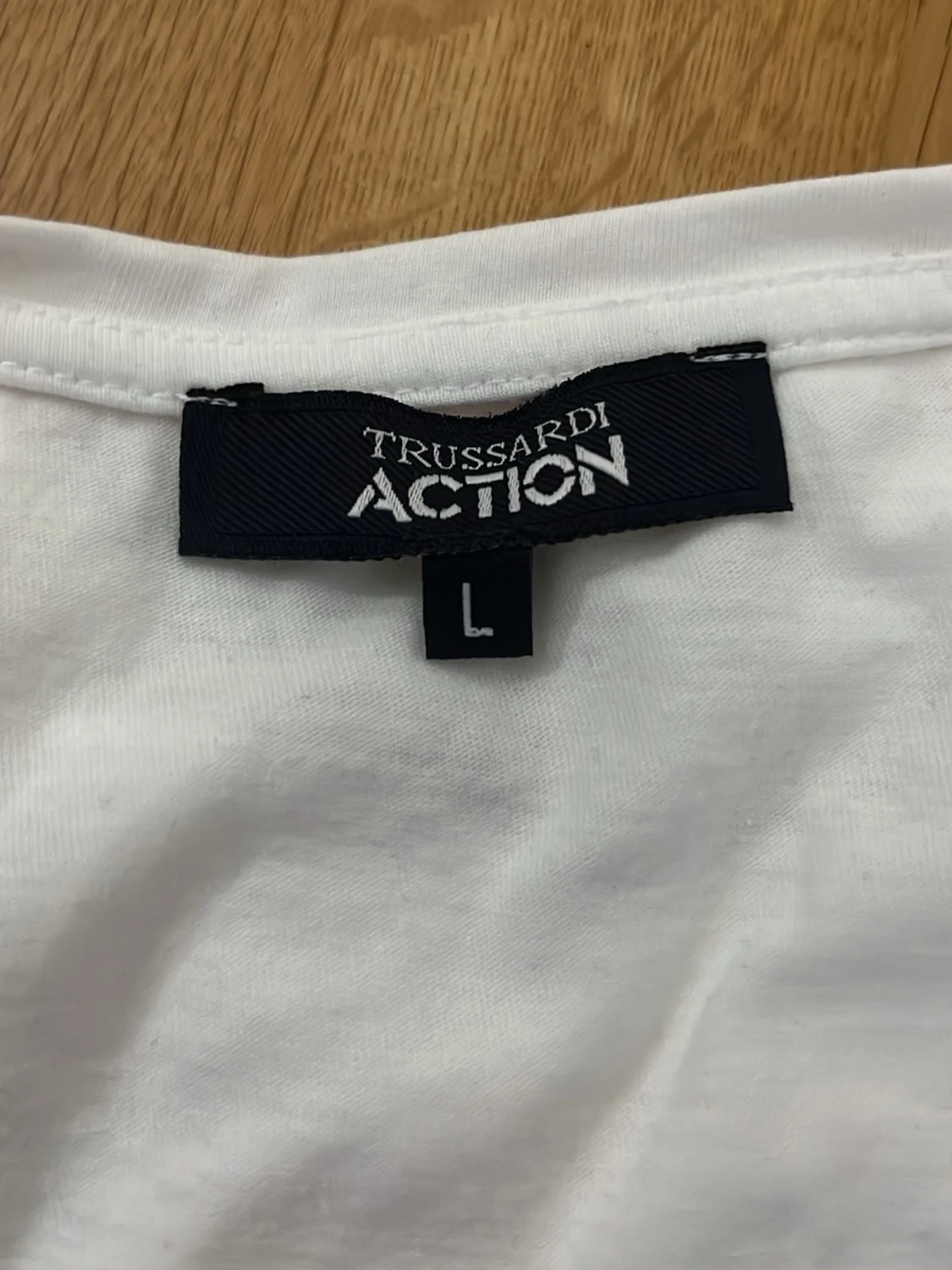 Vit t-shirt med tryck från Active - 2