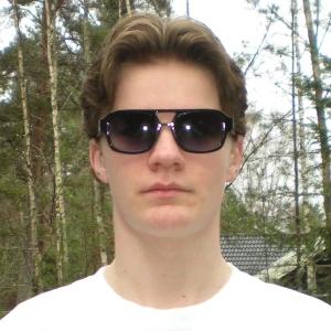 Solglasögon (Straps Of Sweden) - Helt nya solglasögon från Straps of Sweden.  Tidigare pris: 490 kr. Säljs nu till ett bättre pris då vi rensar ut samples/modeller.  • Helt nya • Stilren design • Passar de flesta ansiktsformer • Begränsat antal  Snabb leverans.  Kolla gärna vår Instagram: @strapsofsweden 