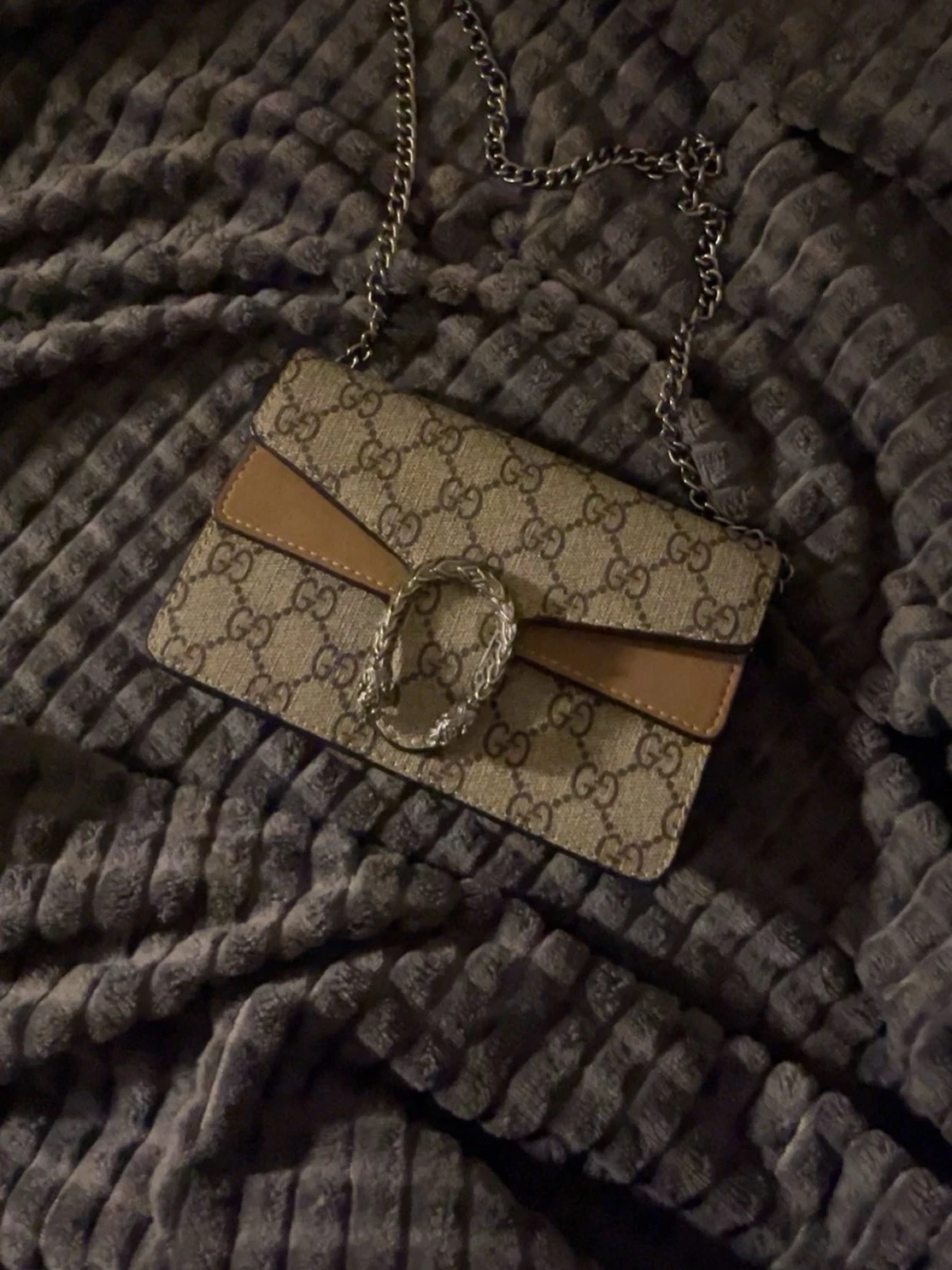 beige väska