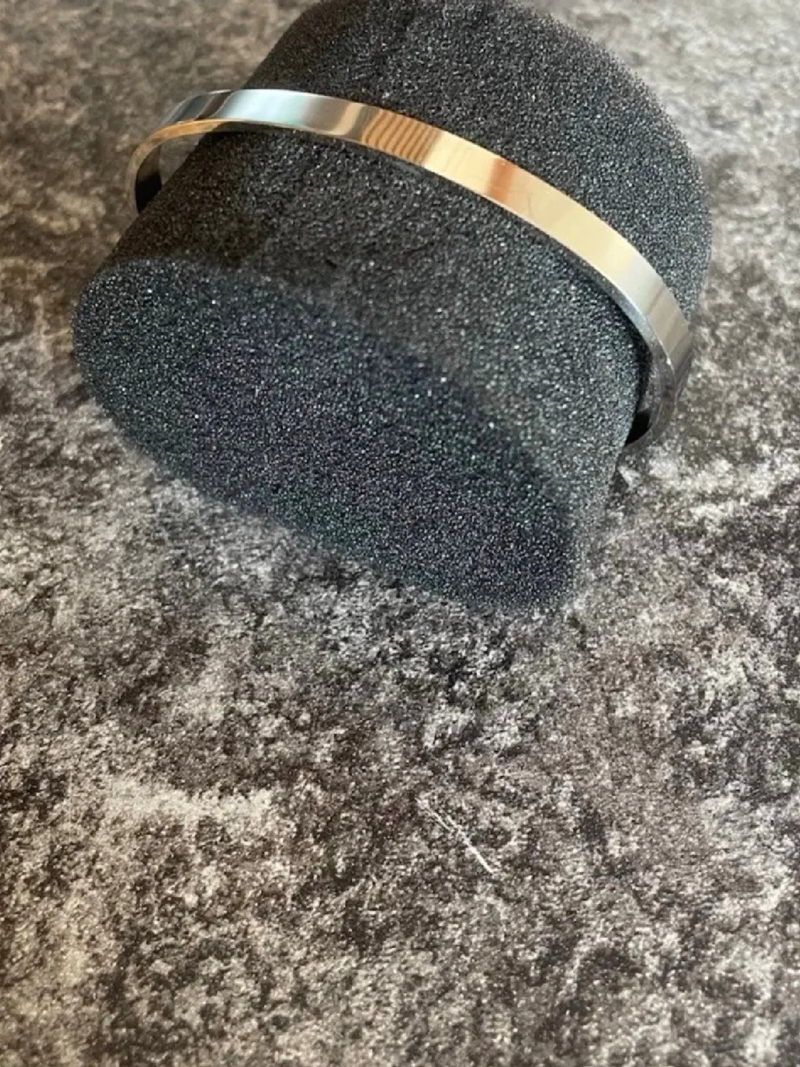 Silvrigt minimalistiskt armband - 1