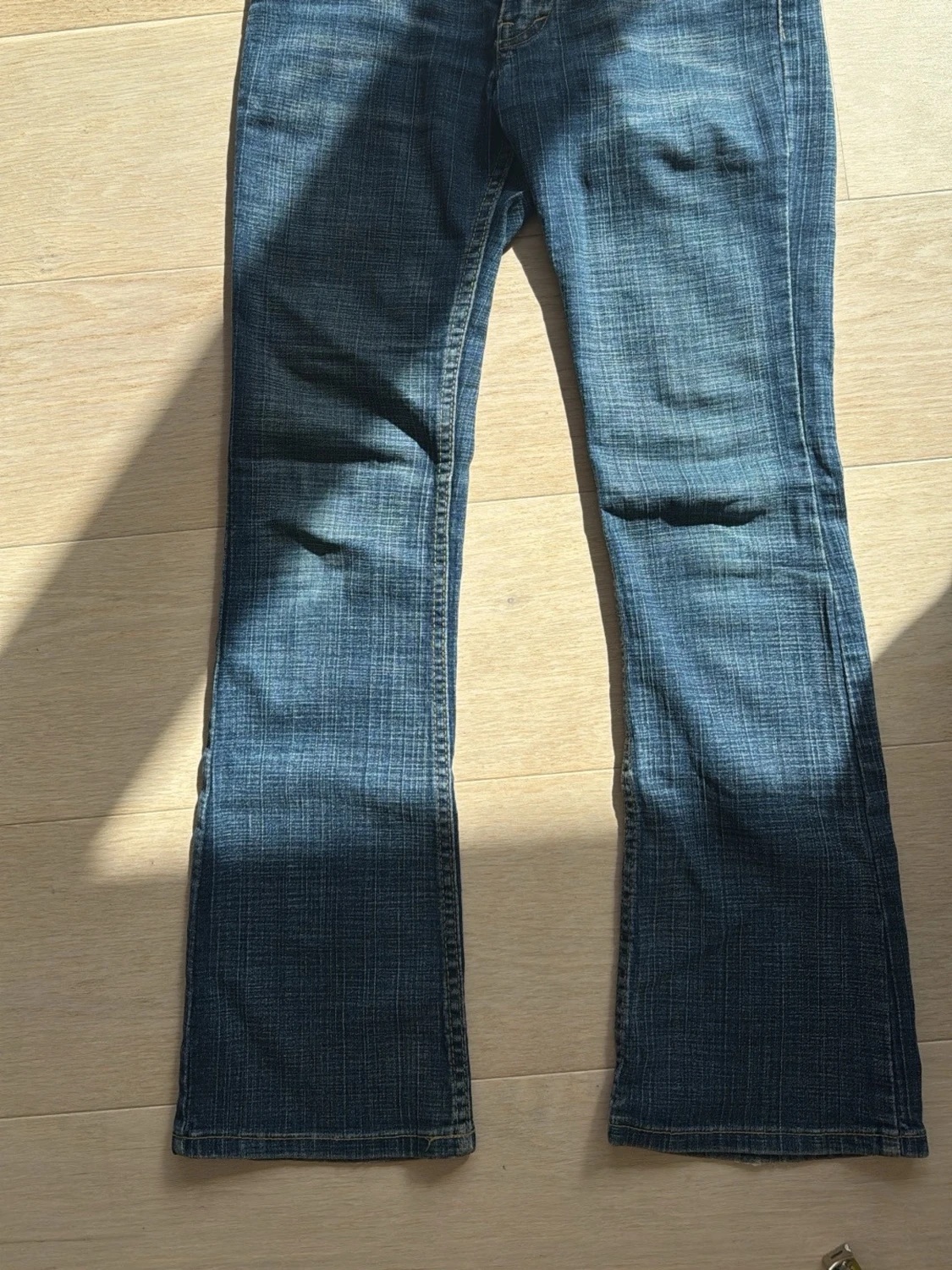 Blå bootcut jeans