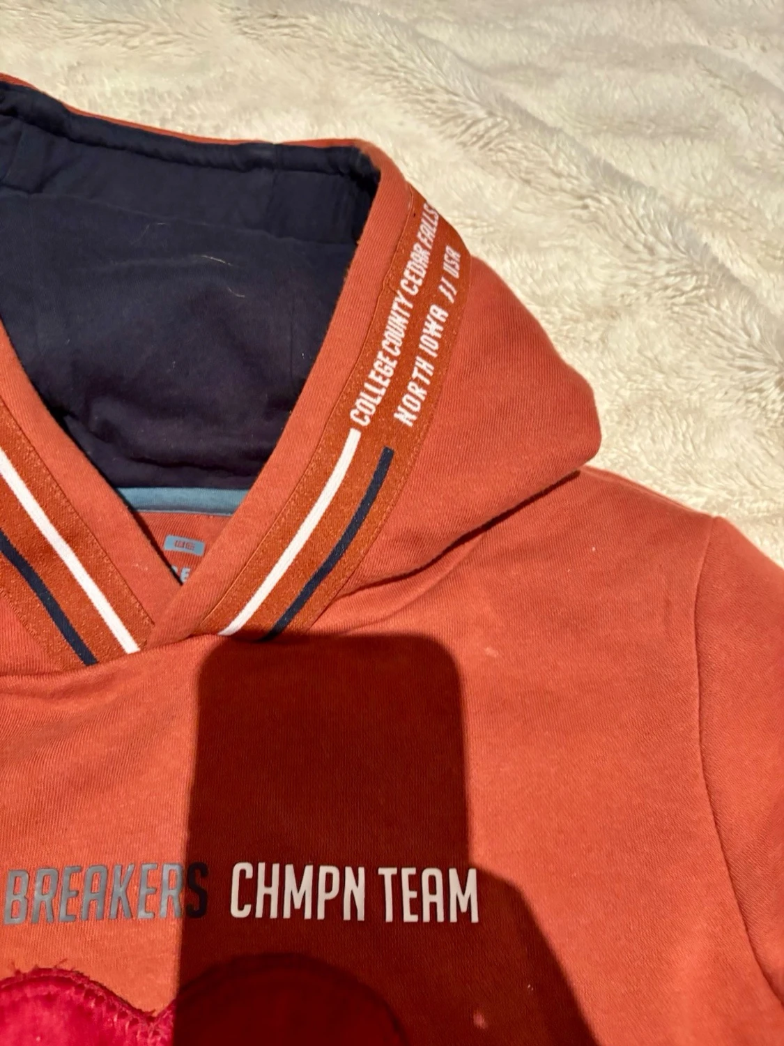 Kanelfärgad hoodie med hjärta - 4