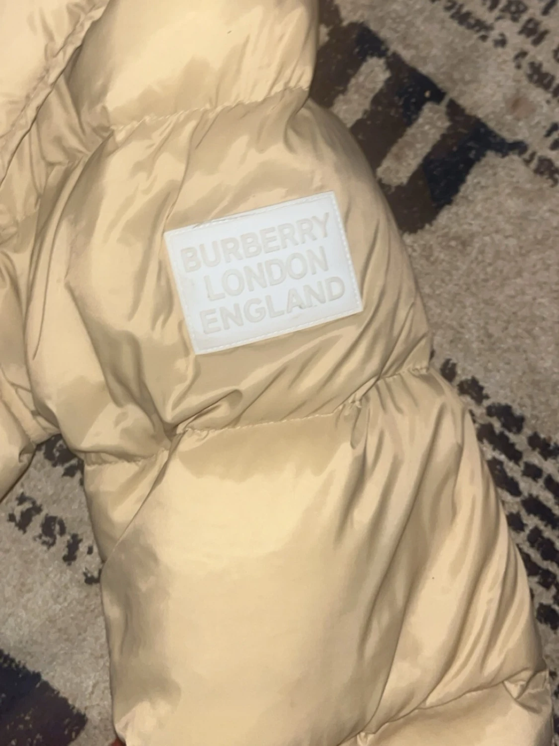 Beige pufferjacka från Burberry - 1